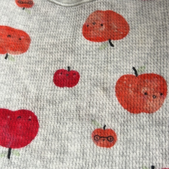 Adorable Apple bodysuit - Picture 3 of 5